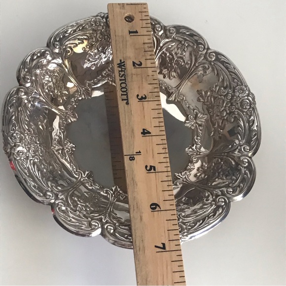 SHEFFIELD SILVER CO. "Royal Bouquet" 7" Silver Plate Round Candy Dish #1580 -USA - Picture 13 of 14